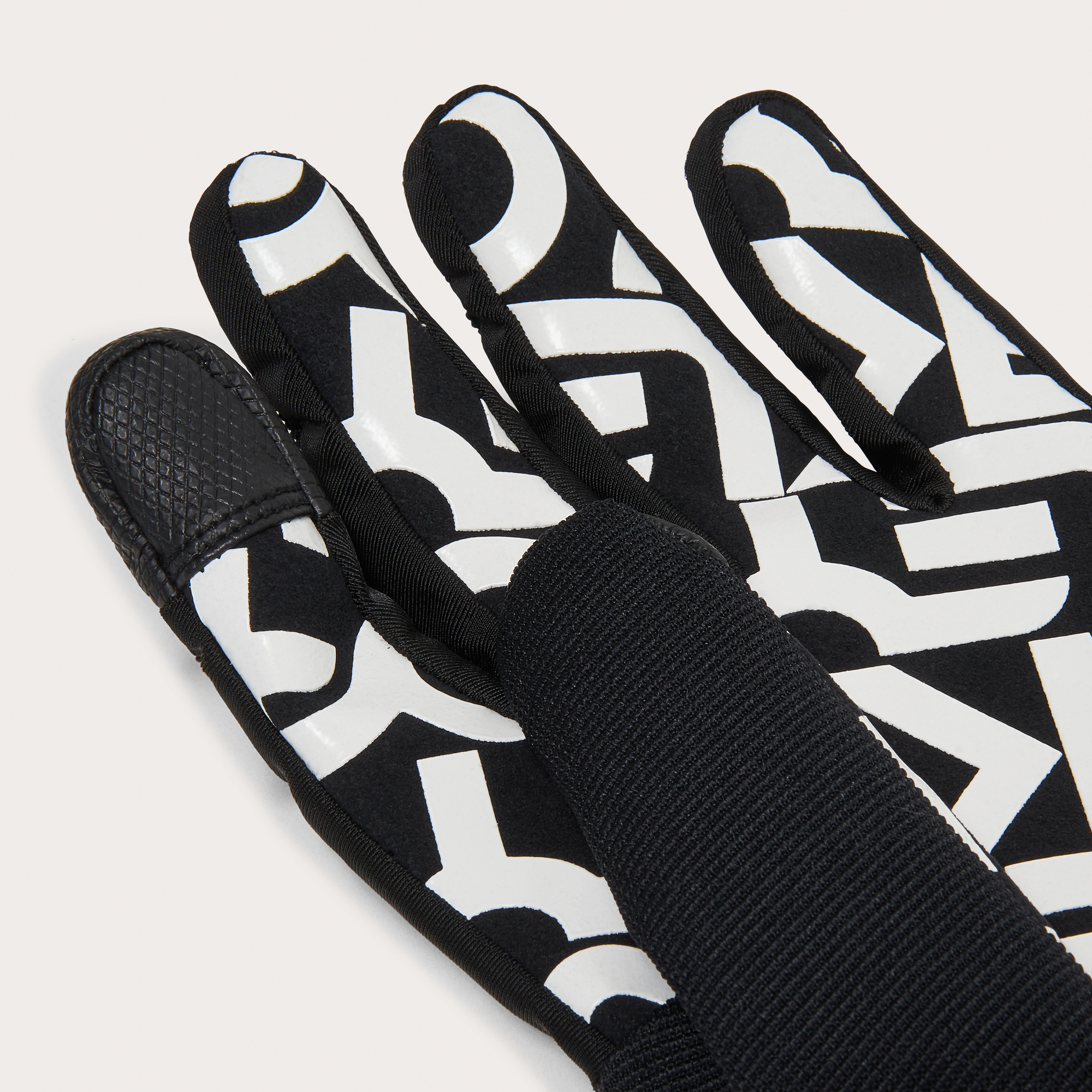 Oakley Factory Pilot Core Glove-Black/White Logo